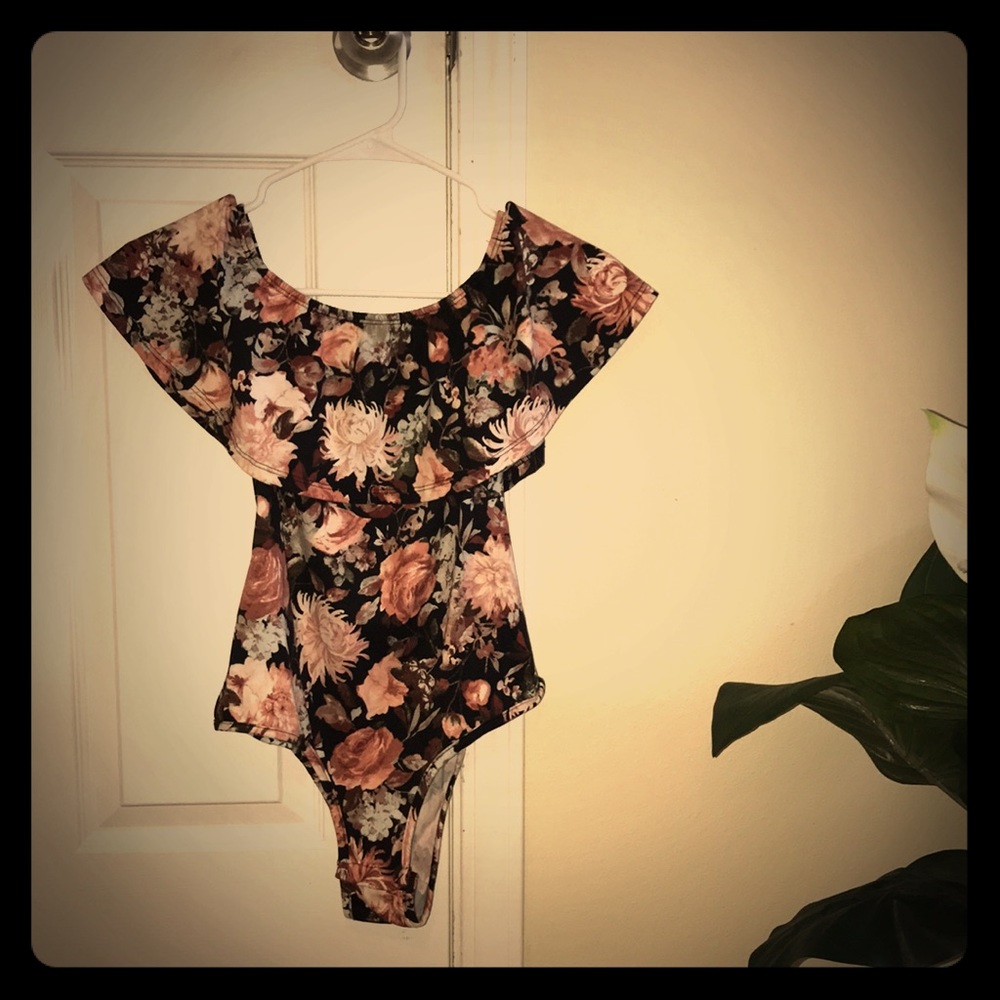 One-piece bodysuit 🌺
